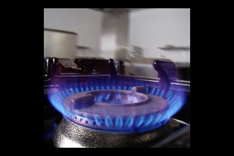 Traditional gas hob, which loses about 60% of its energy to the atmosphere